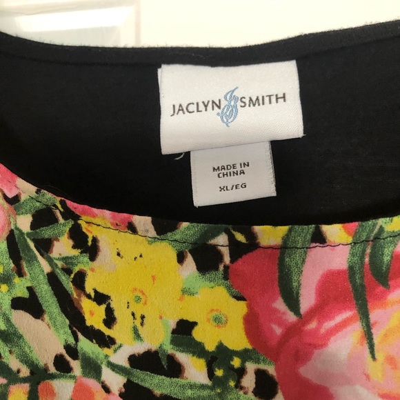 Jaclyn Smith Pretty Top - Picture 3 of 6